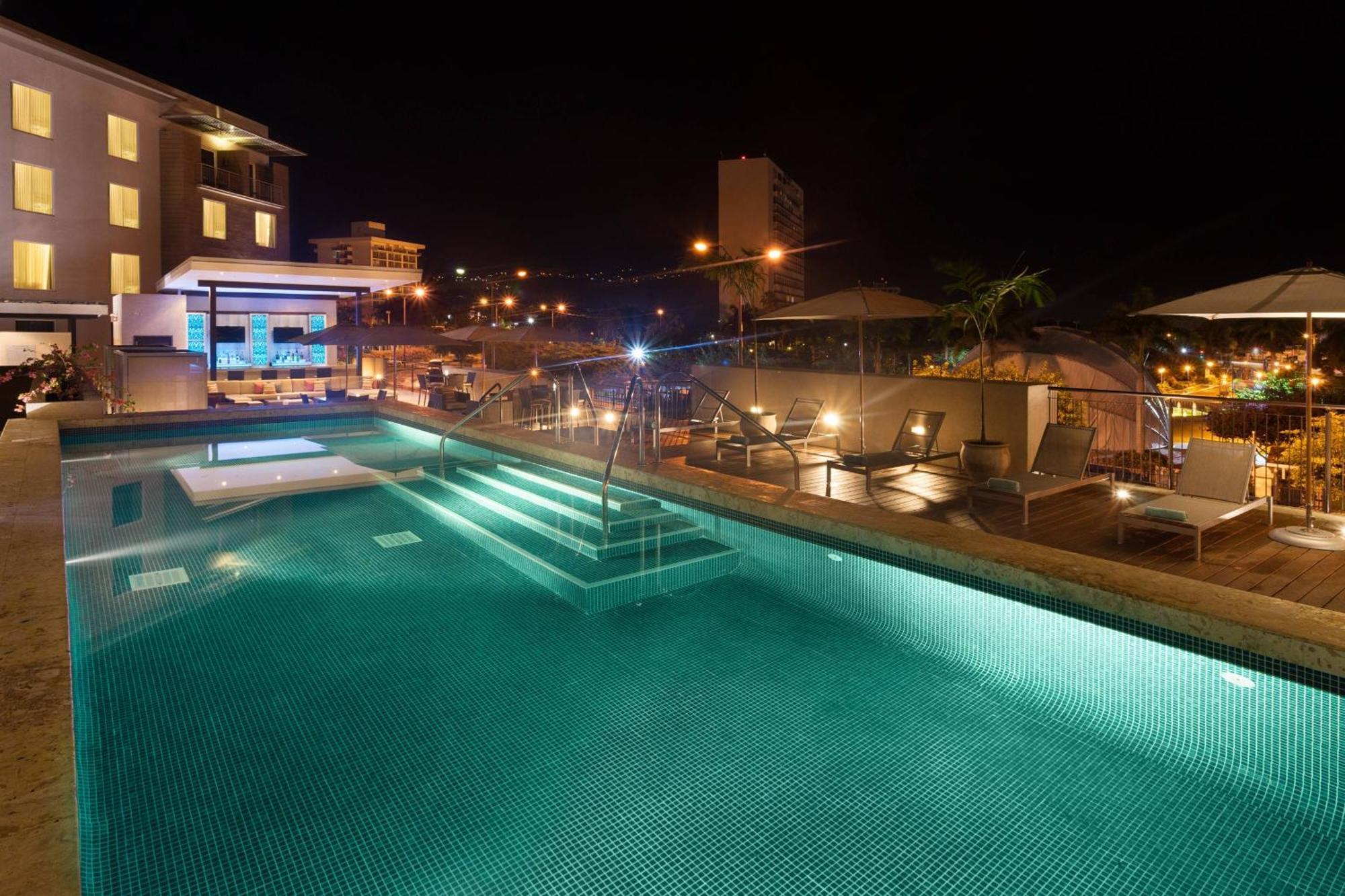 Courtyard By Marriott Kingston, Jamaica Hotel Kültér fotó