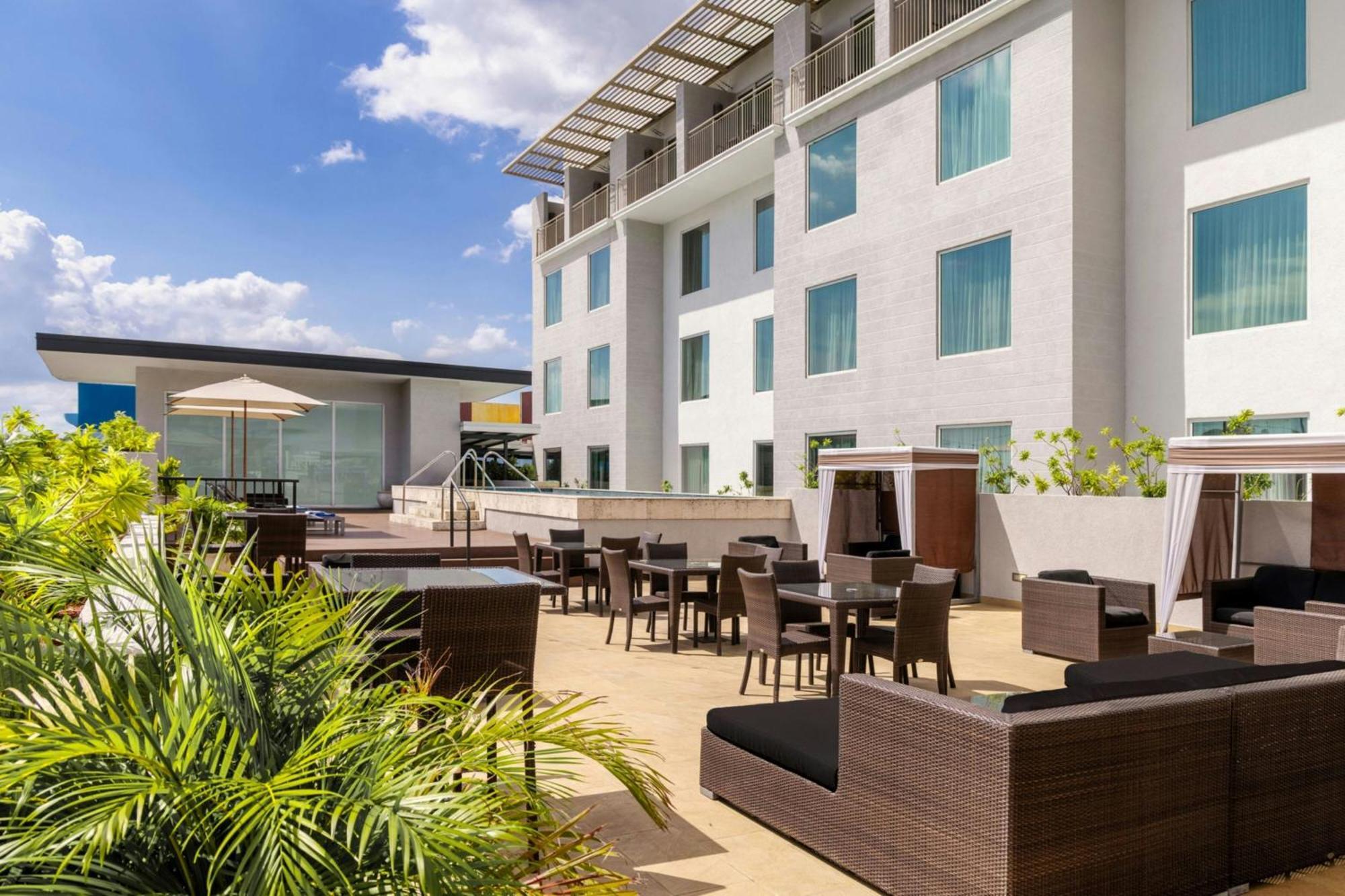 Courtyard By Marriott Kingston, Jamaica Hotel Kültér fotó