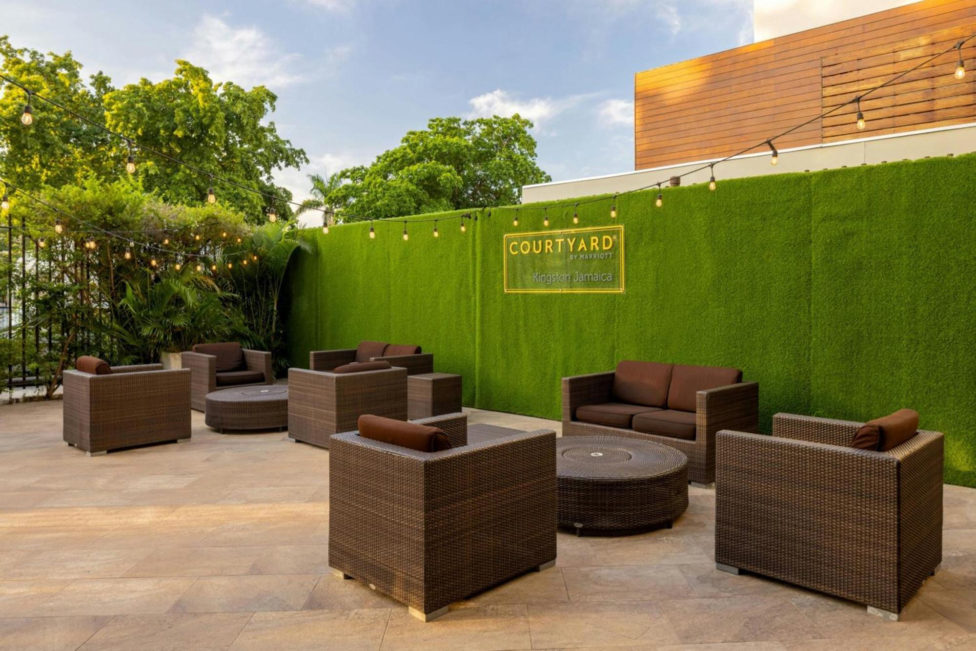 Courtyard By Marriott Kingston, Jamaica Hotel Kültér fotó
