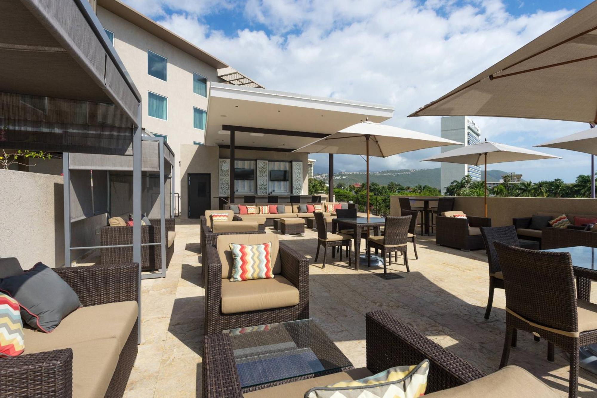 Courtyard By Marriott Kingston, Jamaica Hotel Kültér fotó